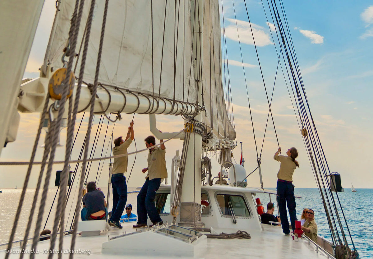 Crew working aboard Eldorado