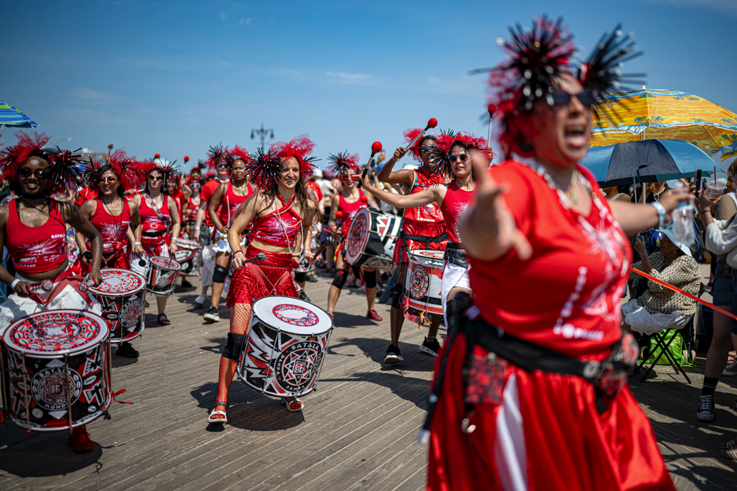 June 19-21, 2026: The Mermaid Parade Street Photography Workshop — NYC with Steve Simon