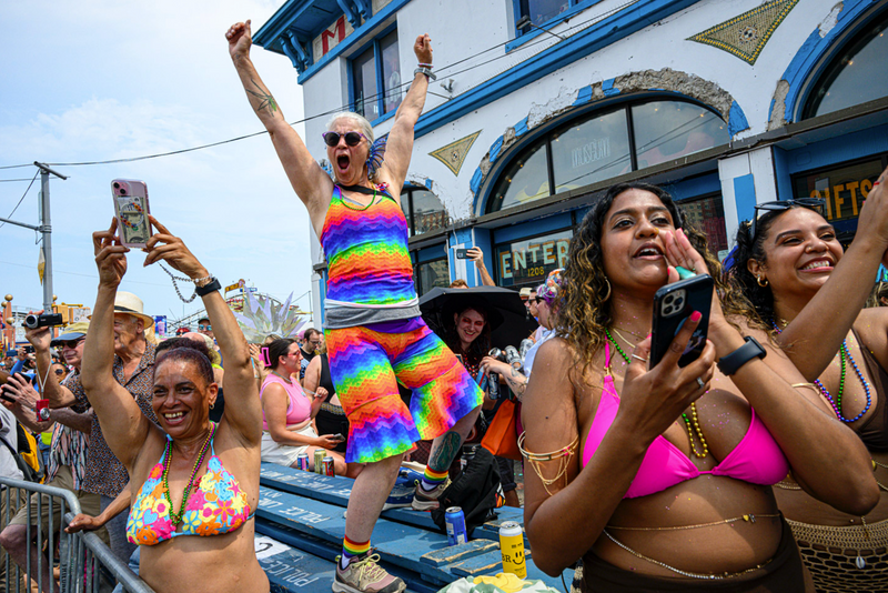 New York and Mermaid Parade photography by Steve Simon